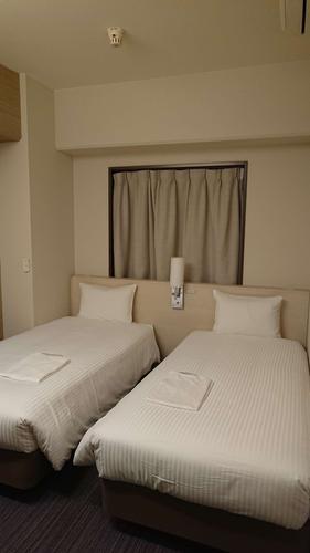 日本夫妻二人入住酒店，网友：幸福在小细节中