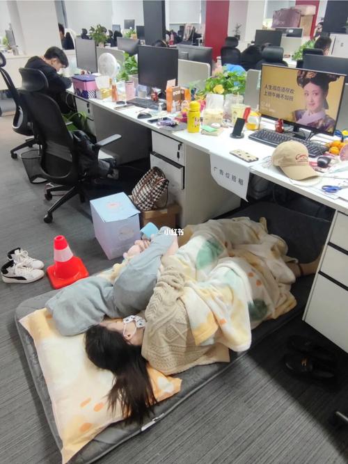 办公室里是否能放床垫