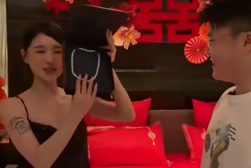 项链唯美情话句子__项链的浪漫语句