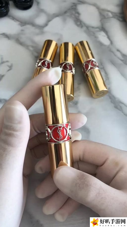YSL水蜜桃86口红满十八岁会黑吗